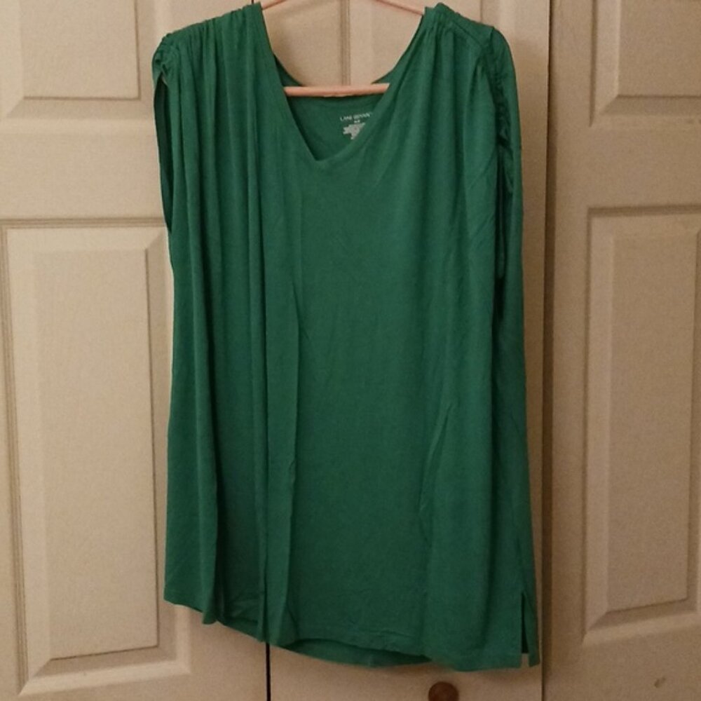 Tops - Picture 2 of 7